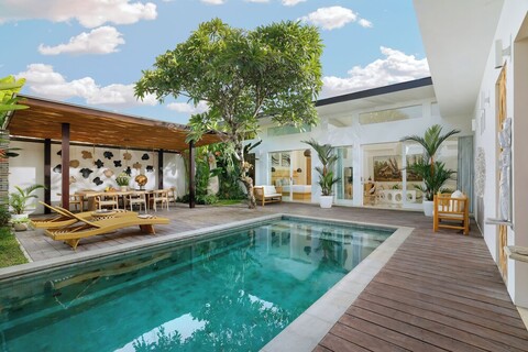 더 수아르 사누르 바이 나쿨라