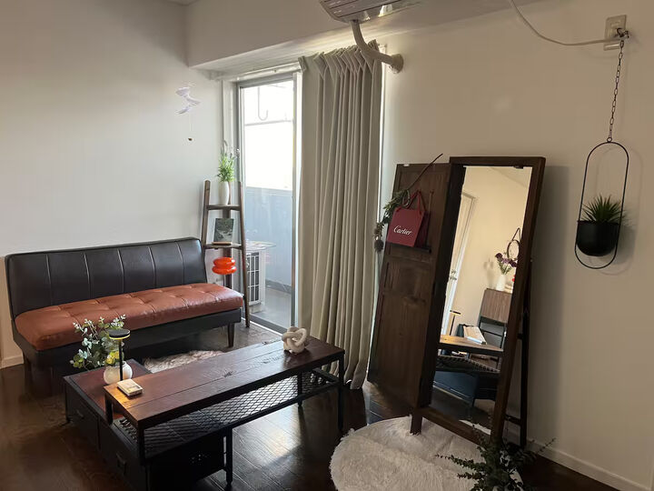 room detail thumbnail 0