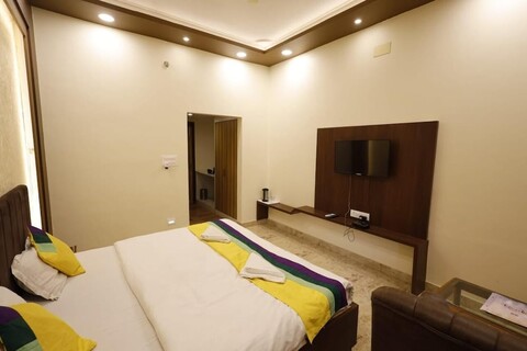 호텔 카메슈트 가든 바 앤드 레스토랑