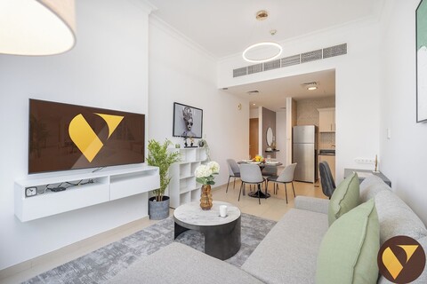 운하 및 부분적인 부르즈 뷰 메이페어 타워