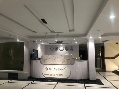 블레스 인 & 레스토랑