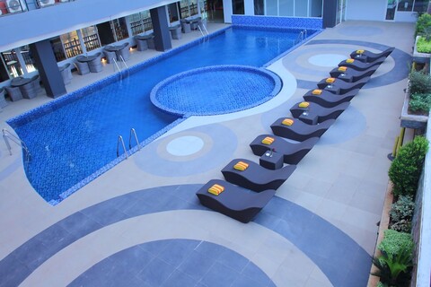 메라피 메르바부 호텔 & 리조트 베카시