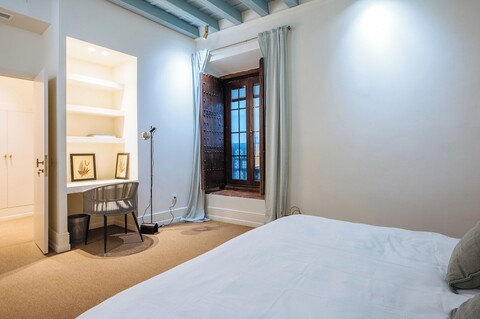 럭셔리 아파트먼트, 파티오와 수영장 있음