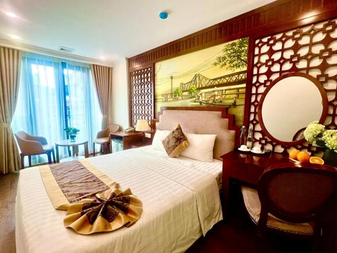 드 라 수아 호텔 앤 트래블