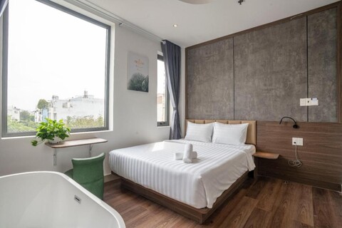 라 쯔엉 꽁 딘 호텔