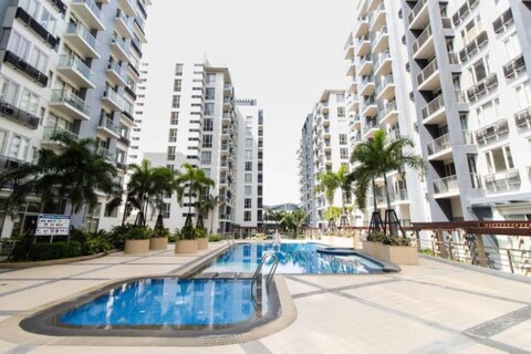 델스 콘도텔, NAIA 터미널 3 맞은편