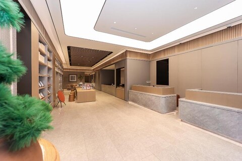 Ji Hotel (Zhongshan Park)