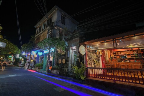 샤나 홈스테이 바이 EPS