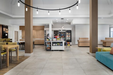 힐튼 가든 인 락커웨이