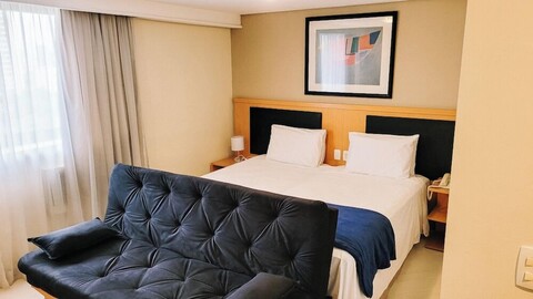 스튜디오 이비라푸에라, 수영장 있음