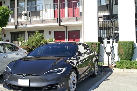 트레블로지 바이 윈덤 발레호