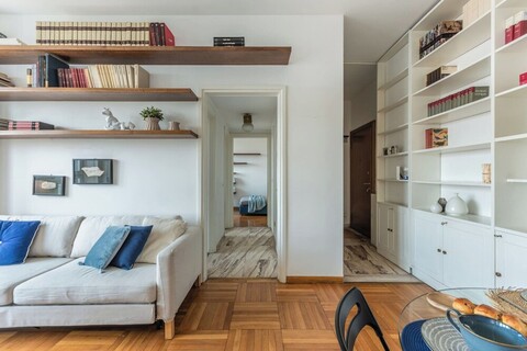 센트로 피아잘레 비안카마노, 밝은 2룸 아파트먼트