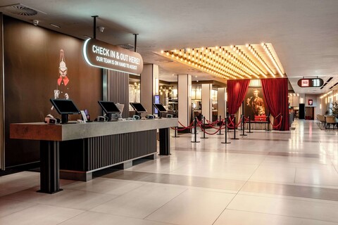 래디슨  레드 호텔 런던 히드로