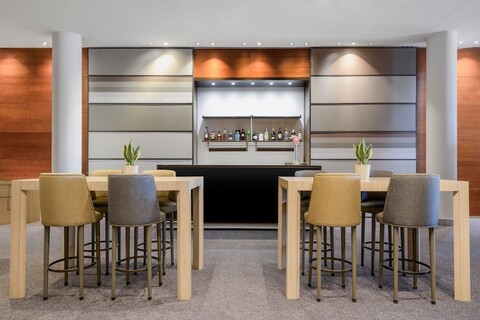 AC 호텔 알칼라 드 하나레스 바이 메리어트