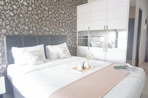 미니멀리스트 앤드 릴랙싱 스튜디오 룸 앳 타만사리 스망기 아파트먼트