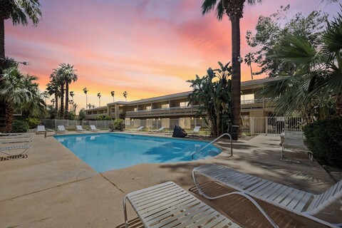 솔 스프링스 인