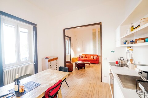 활기찬 피녜토의 매력적인 디자인 아파트먼트