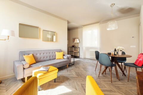 바티칸의 사랑스럽고 새로운 2 베드룸 아파트먼트