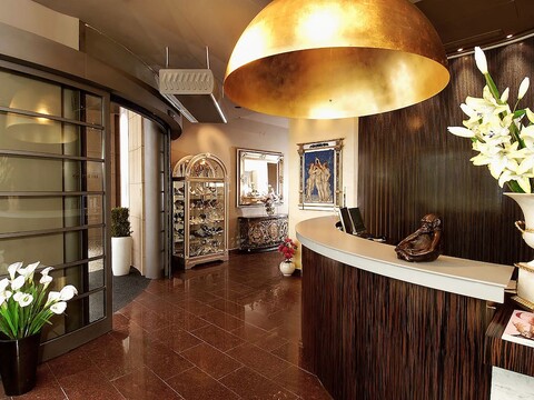 EA 호텔 크리스탈 팰리스