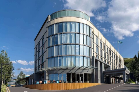 사두 호텔 알마티, 래디슨 인디비주얼스 멤버