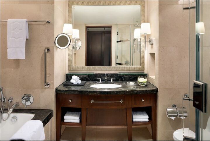 room detail thumbnail 1