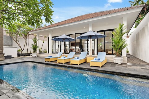 크로스 빌라 바이 코지스테이 - 레기안