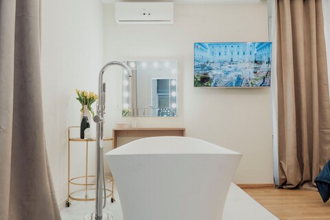 체사레 아이 카발리에리 스위트