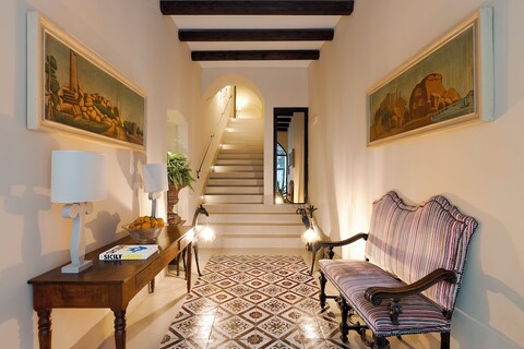 팔라초 아로네 데이 바로니 디 발렌티노