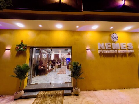 네메스 피라미드 뷰 인