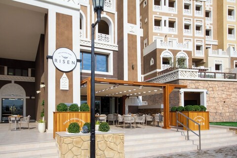 팜 뷰 발키스가 있는 대형 2 베드룸