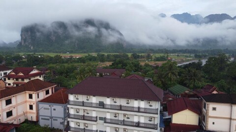 방비엥 선라이즈 이스트 호텔