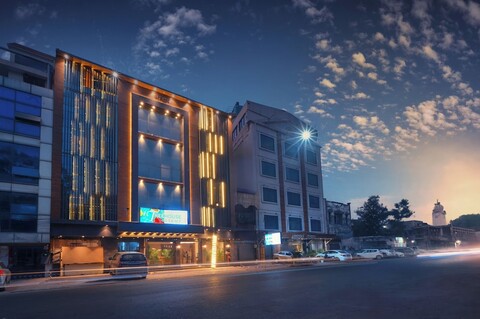 네스트 바이 트리하우스 스탬프 암리차르