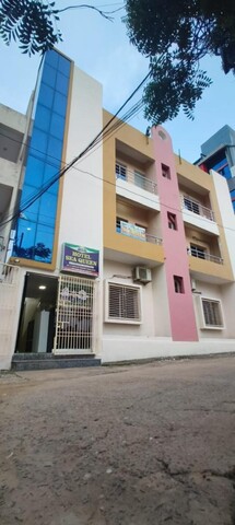 Sea Beach Side Hotel Goroomgo Sea Queen Puri with Premium Room