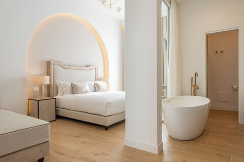 푸로 바이 유니코 릴레