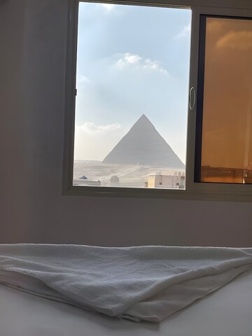 중동 피라미드 전망