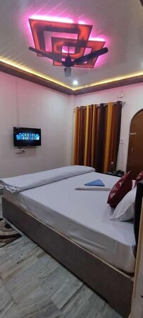 슈리 게스트 하우스