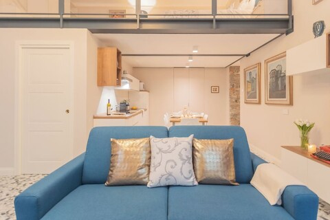 친퀘 조르나테 70 스위트, 렌트 올 코모 바이