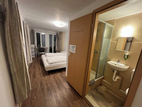 인터라켄 린다 인 로지