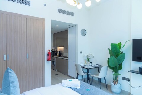 블룸필즈 디럭스 스튜디오 아지지 리비에라