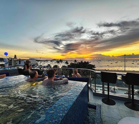 The Globe Hotel Bar and Restaurant