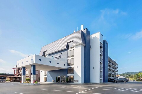 클라리온 인 & 스위트, 르콘트 센터 피전 포지 근처