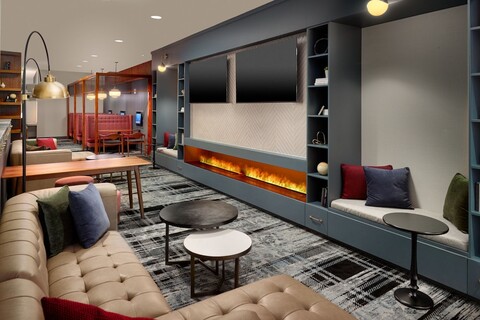 코트야드 바이 메리어트 워싱턴, DC/포기 바텀