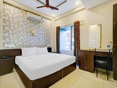OYO 8267 Galaxy Inn