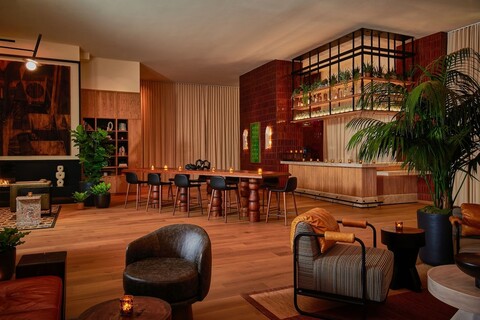 할리우드 볼륨, 어 트리뷰트 포트폴리오 호텔