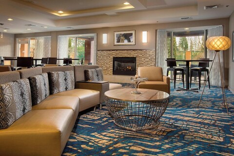 코트야드 바이 메리어트 노스 시애틀/린우드