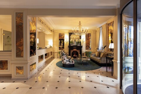 웨스트 엔드 호텔