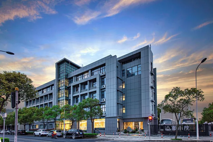 Shanghai Joyful Yard Hotel