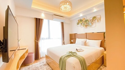 스카이 하우스 BSD의 최고의 거래와 전략적인 3BR 아파트먼트