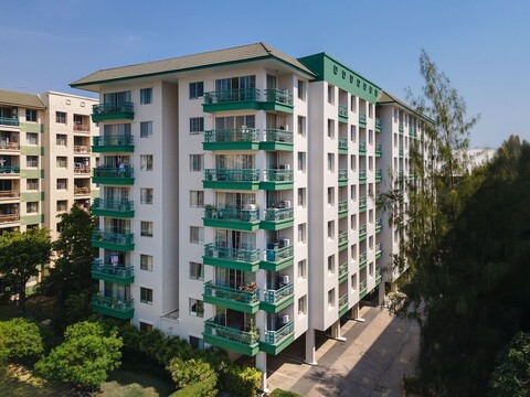 더 파크랜드 방나, MRT 역 근처