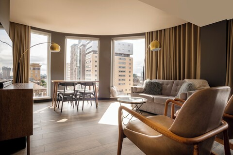 더 게이트 런던 시티